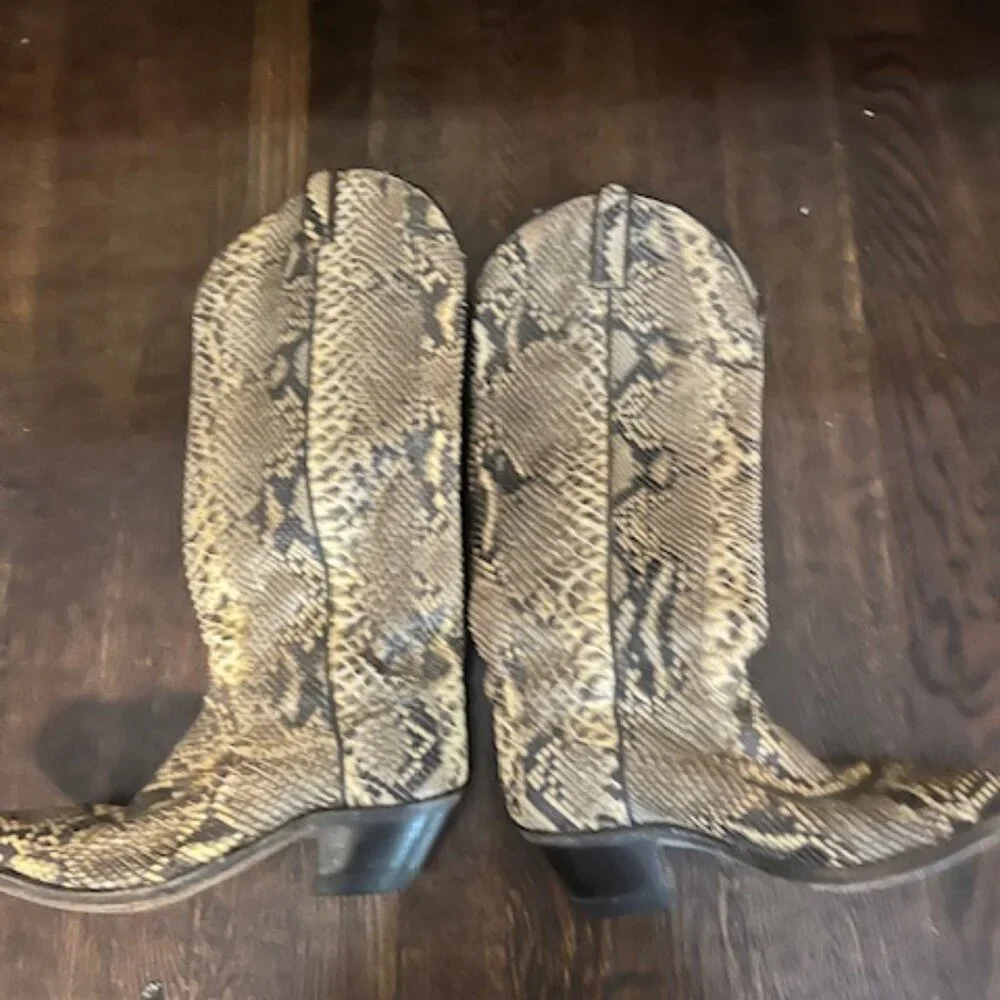 Dan Post Ladies Full Snakeskin boots  Vintage - Picture 3 of 8